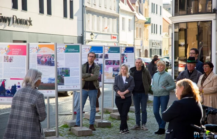 zwiedzanie wystawy planszowej